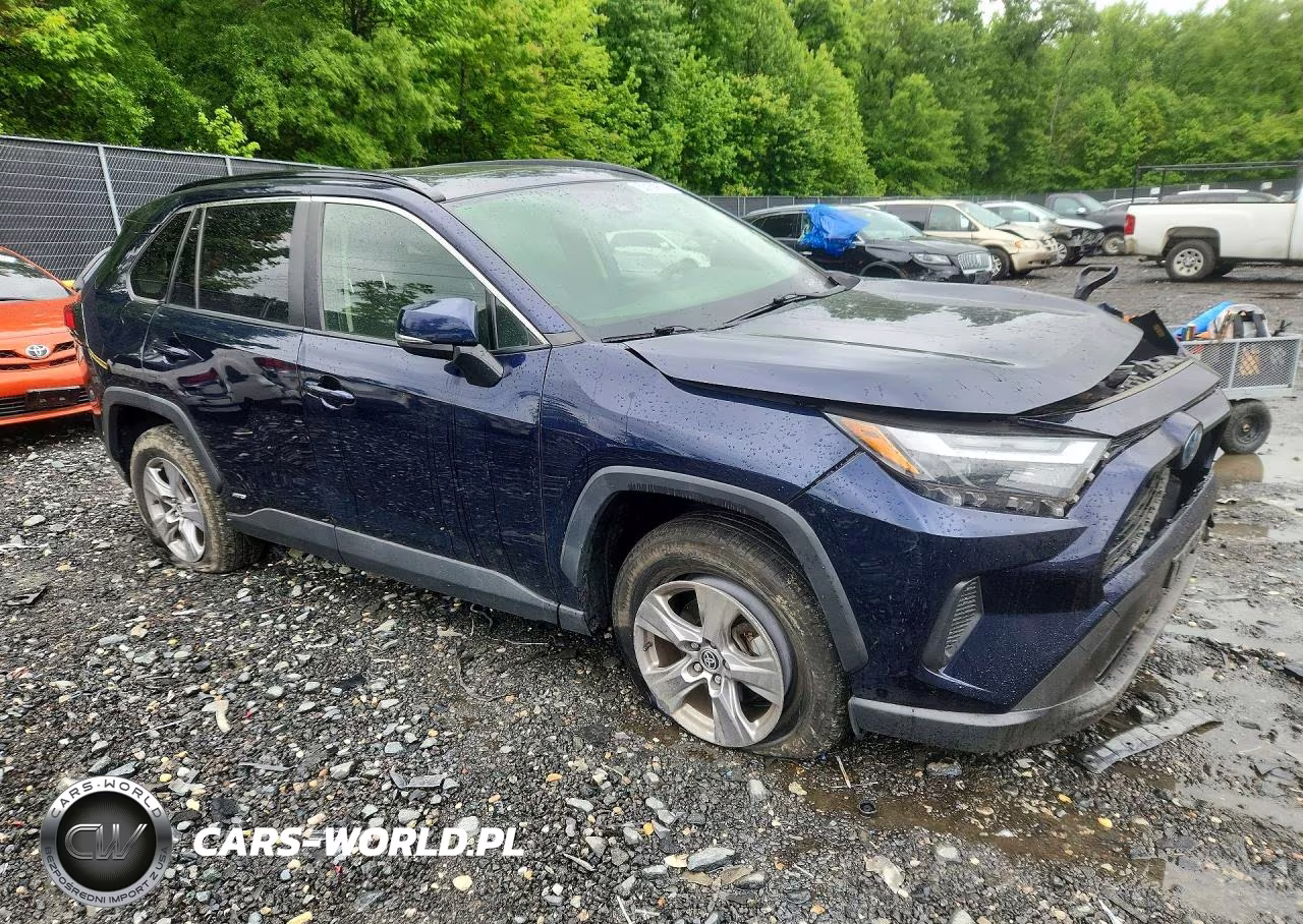 2022 Toyota Rav4 Xle VIN:JTMRWRFV6ND139532 - 4