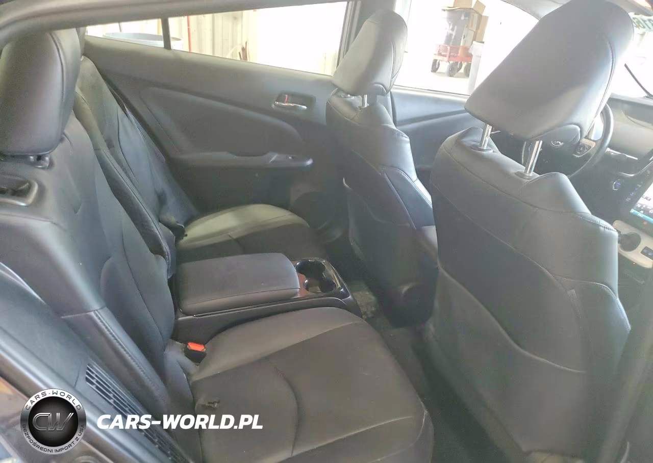 2017 Toyota Prius Prime Advanced VIN:JTDKARFP3H3037391 - 10