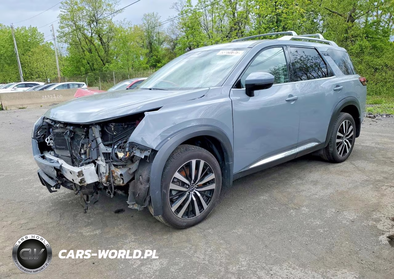 2025 Nissan Pathfinder Platinum – zdjęcie 1 z 13