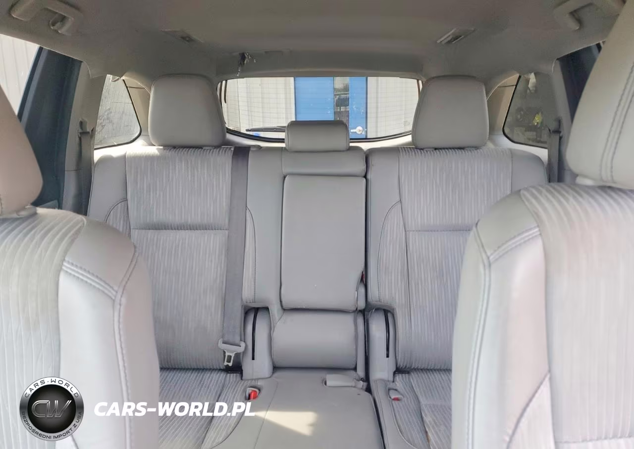 2019 Toyota Highlander Le Plus VIN:5TDZZRFH7KS364060 - 10
