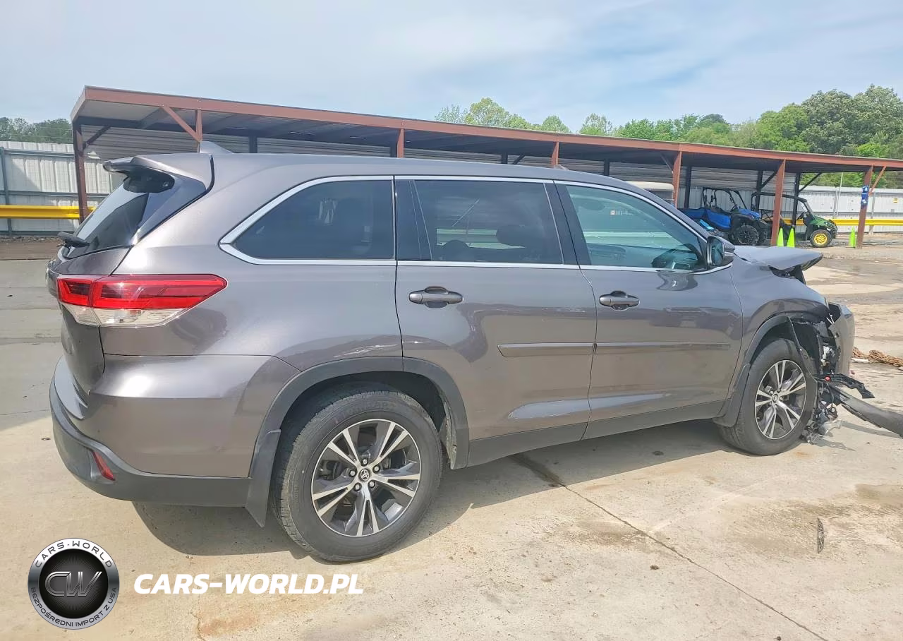 2019 Toyota Highlander Le Plus VIN:5TDZZRFH7KS364060 - 3