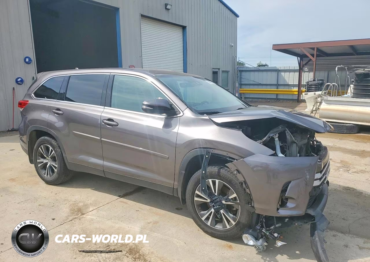 2019 Toyota Highlander Le Plus VIN:5TDZZRFH7KS364060 - 4