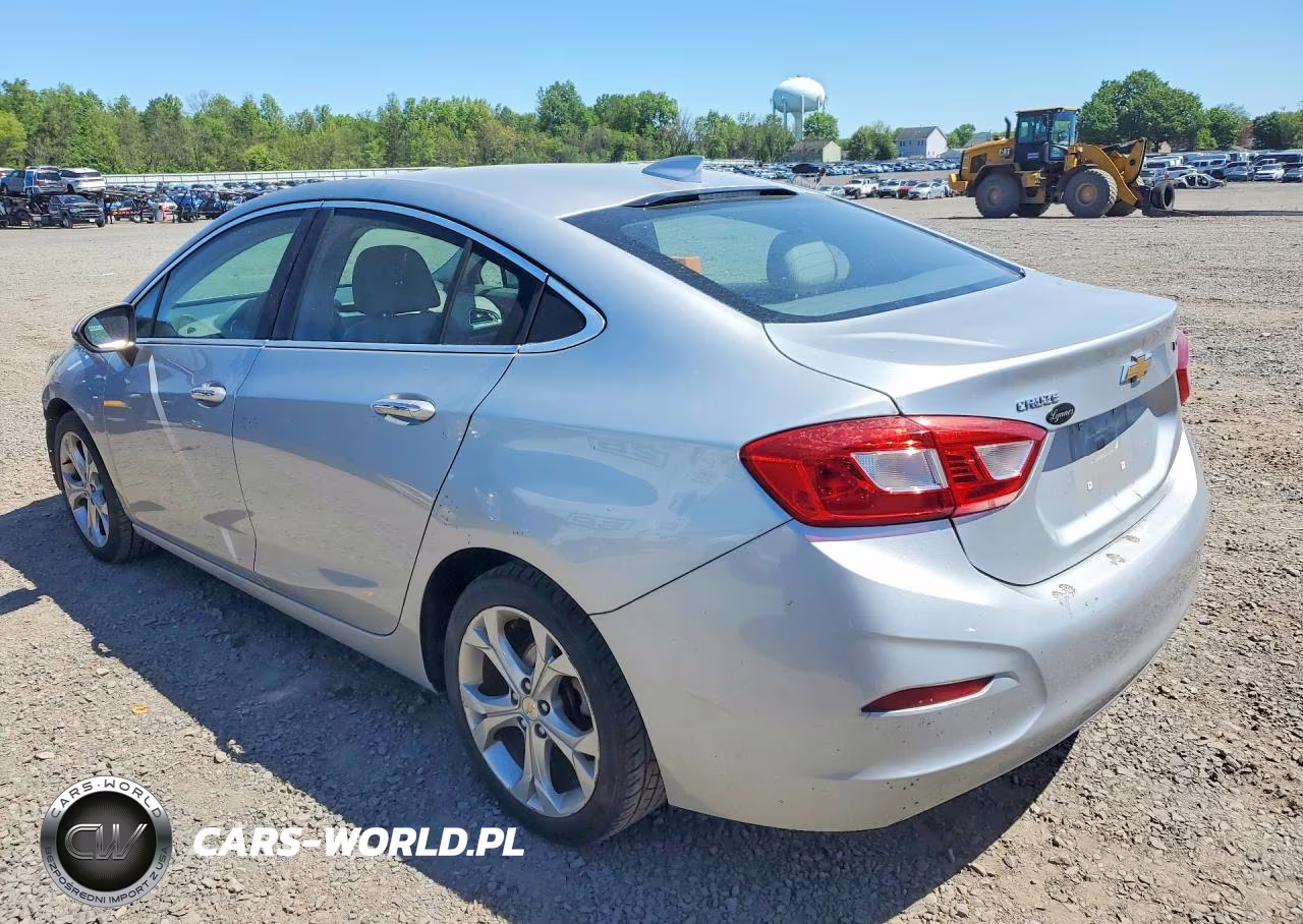 2017 Chevrolet Cruze Premier VIN:1G1BF5SM8H7105692 - 2