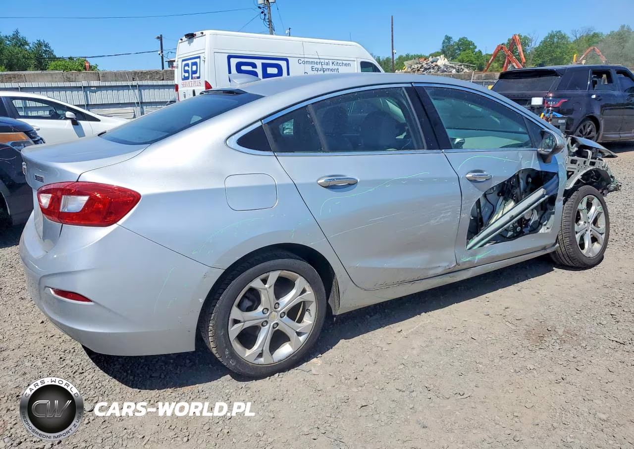 2017 Chevrolet Cruze Premier VIN:1G1BF5SM8H7105692 - 3