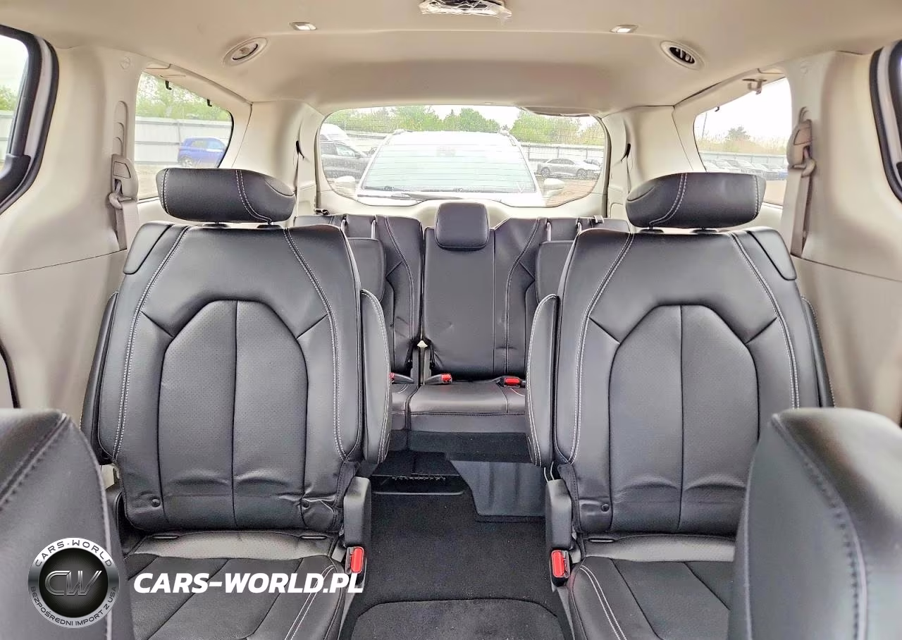 2022 Chrysler Pacifica Touring L VIN:2C4RC3BG9NR164449 - 10