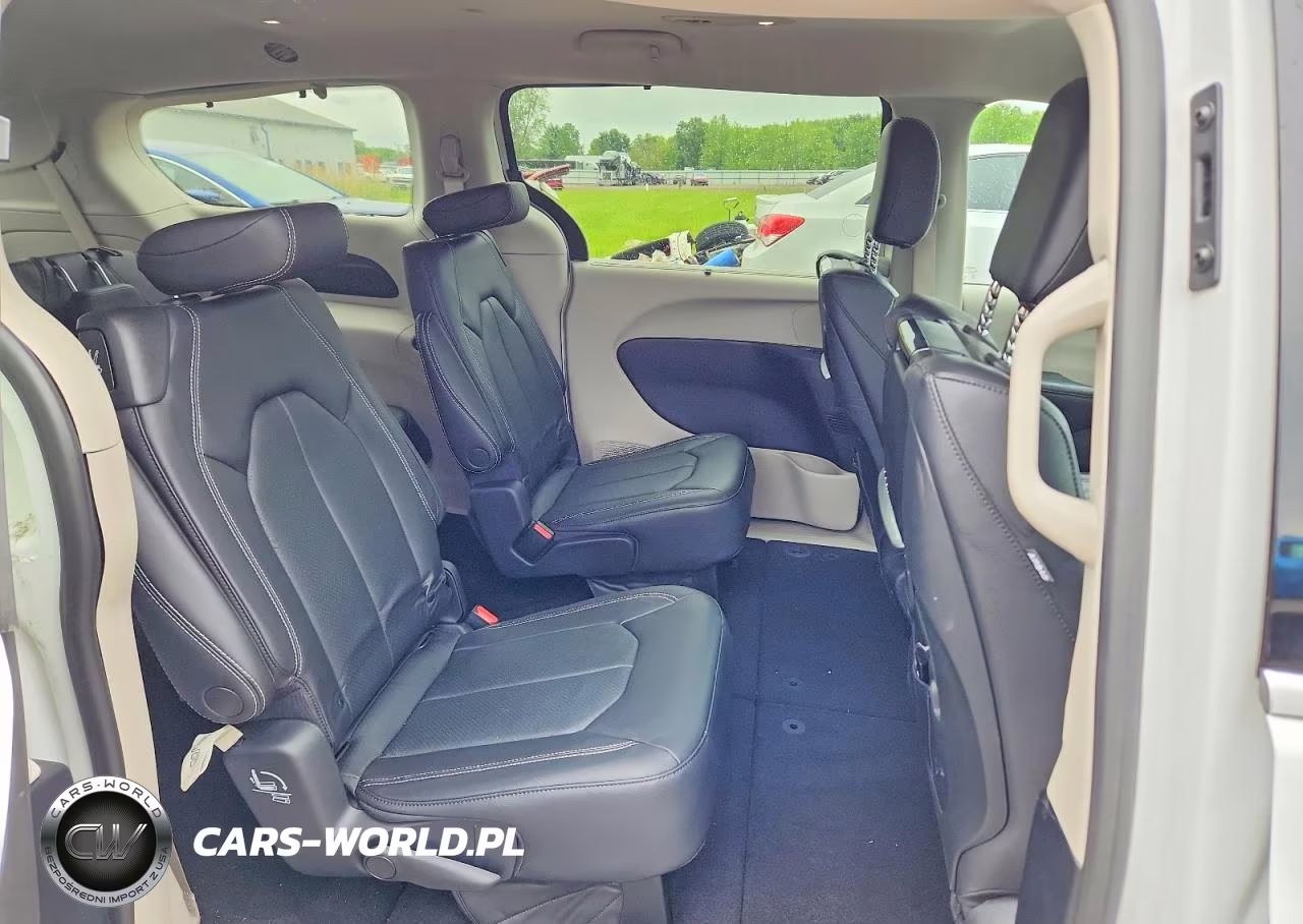 2022 Chrysler Pacifica Touring L VIN:2C4RC3BG9NR164449 - 11