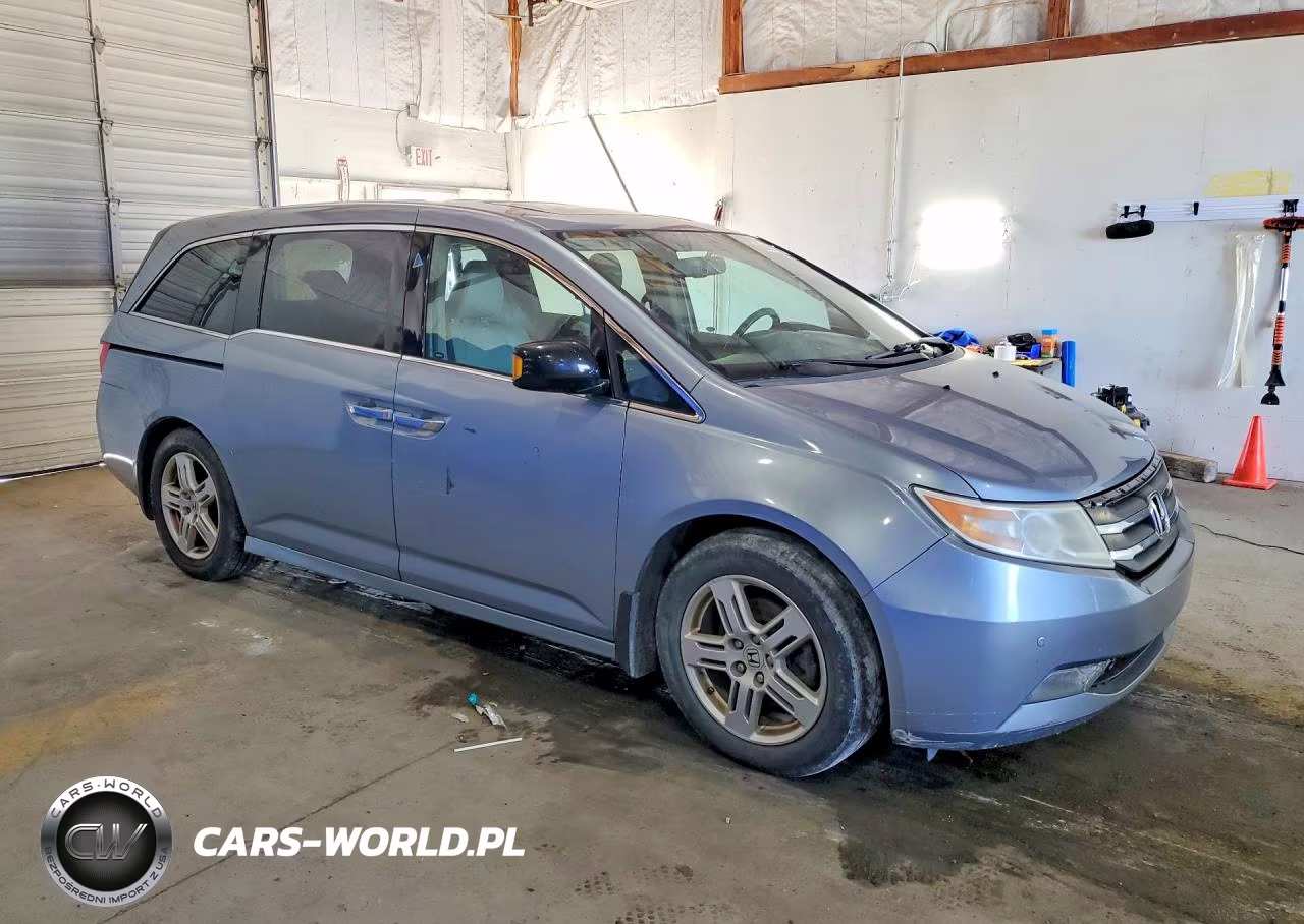 2013 Honda Odyssey Touring VIN:5FNRL5H93DB015422 - 4