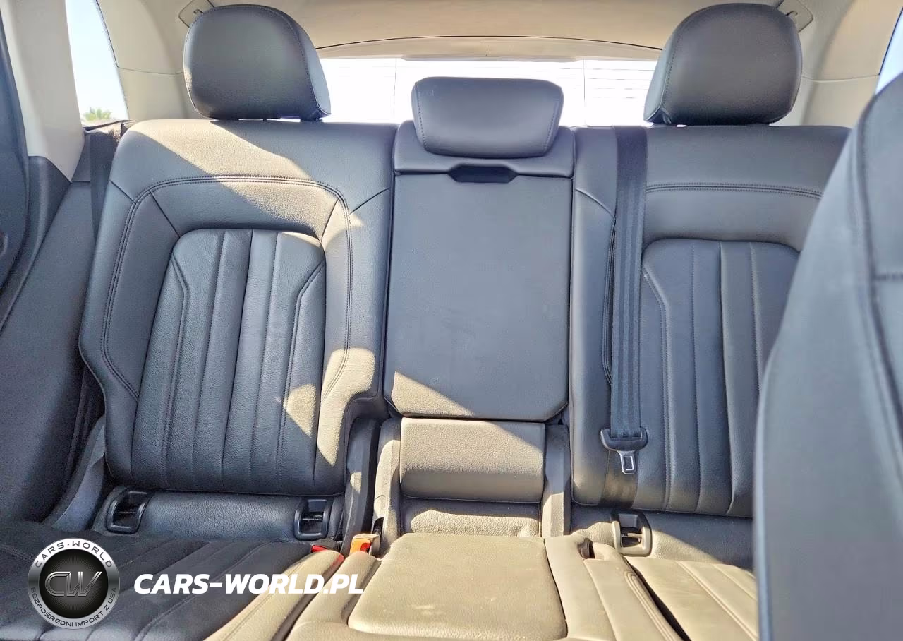2018 Audi Q5 Premium VIN:WA1ANAFY5J2135550 - 10