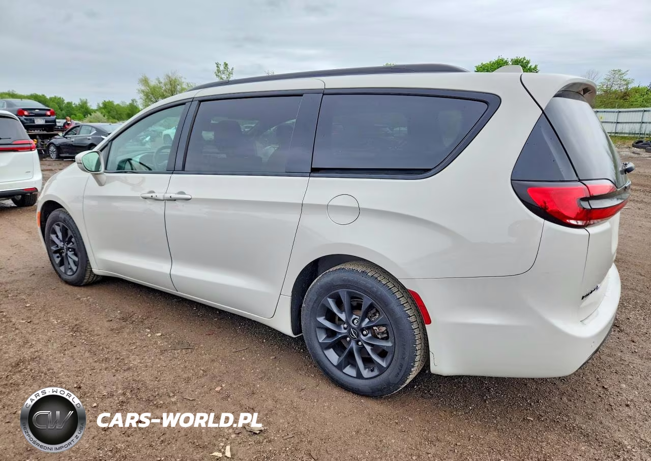 2021 Chrysler Pacifica Touring L VIN:2C4RC1BG9MR601773 - 2