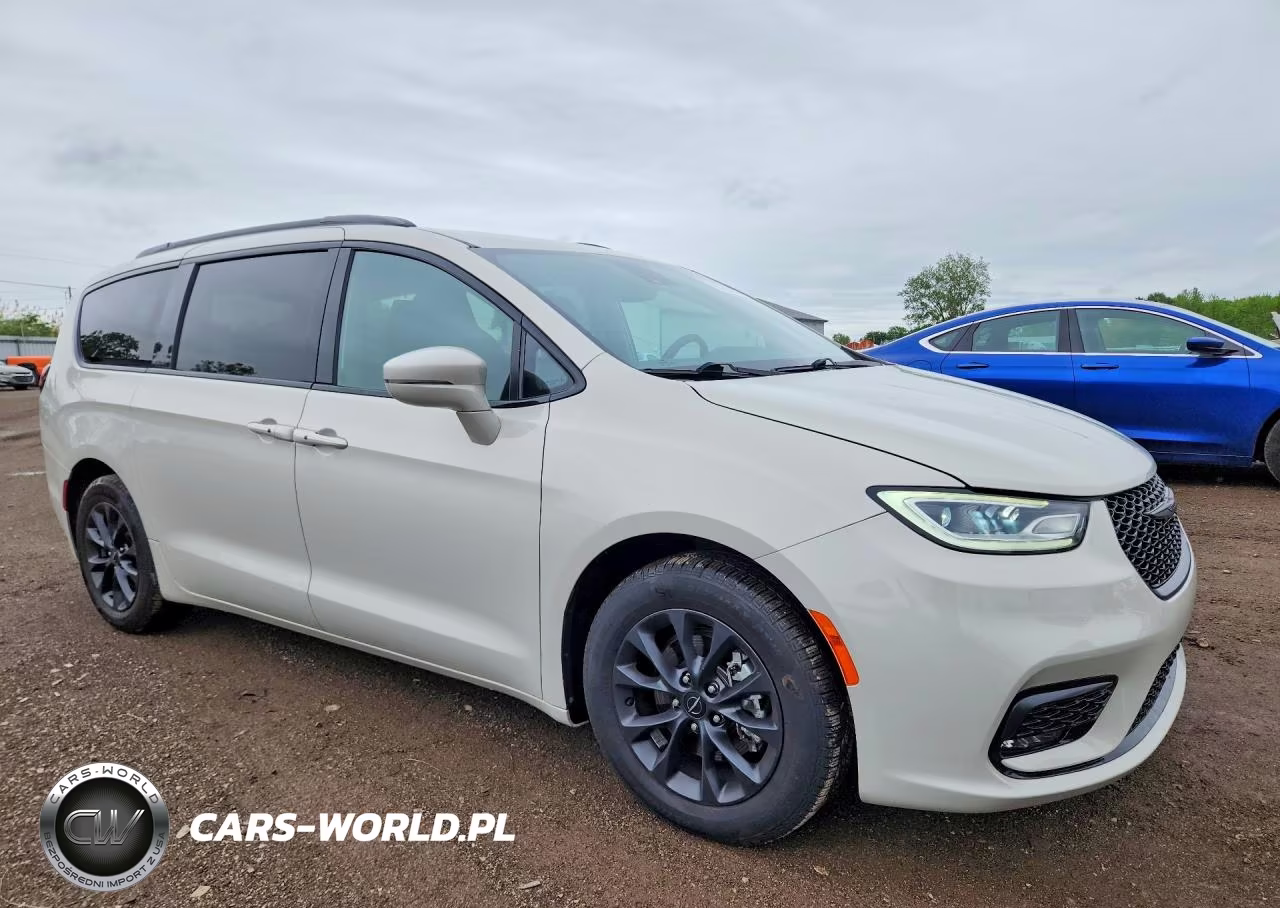 2021 Chrysler Pacifica Touring L VIN:2C4RC1BG9MR601773 - 4
