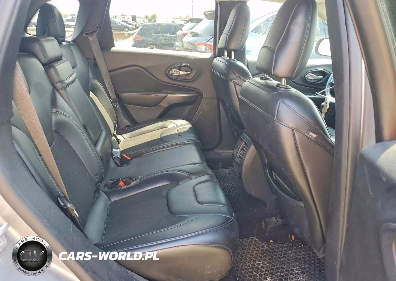 2019 Jeep Cherokee Latitude Plus VIN:1C4PJLLX1KD290928 - 11