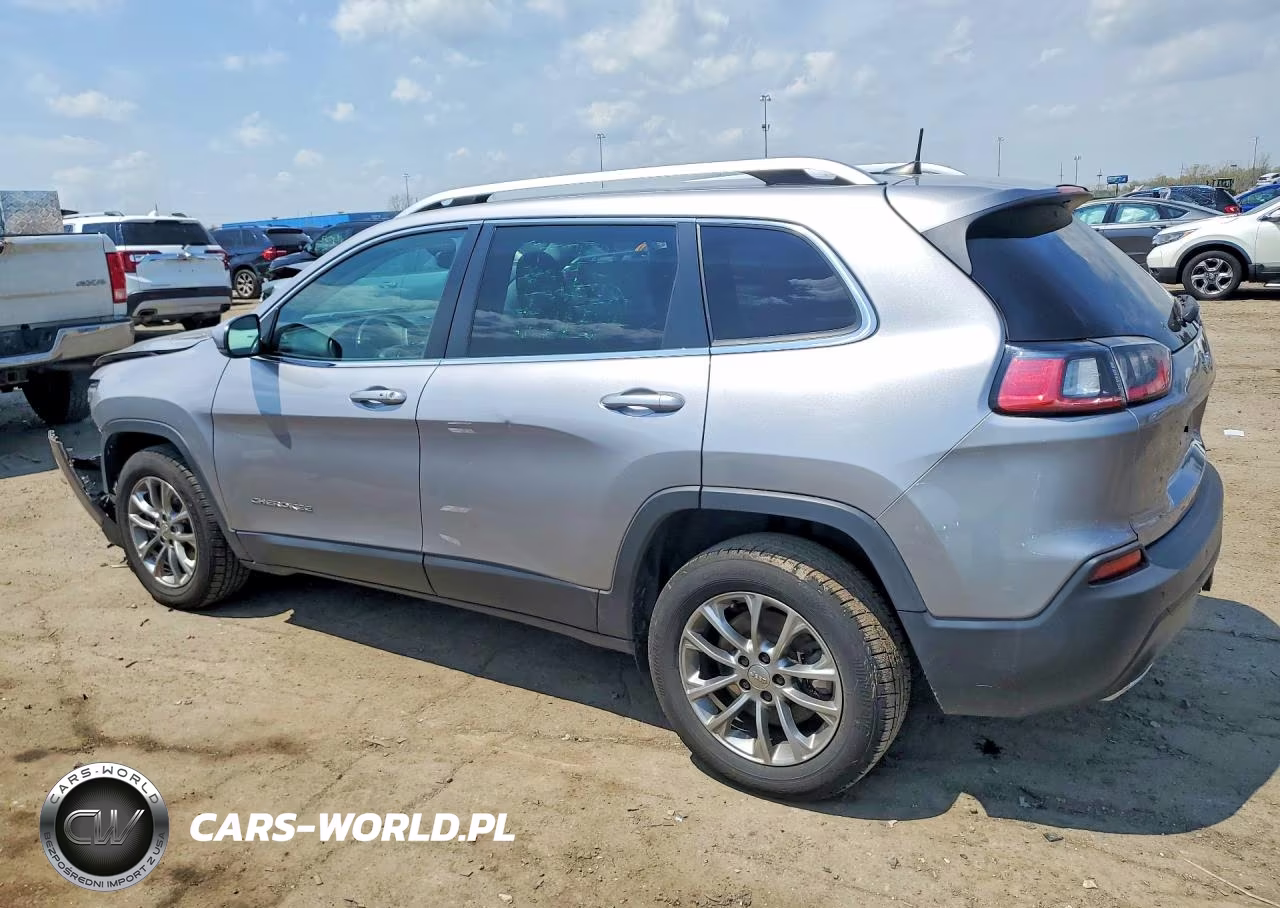 2019 Jeep Cherokee Latitude Plus VIN:1C4PJLLX1KD290928 - 2
