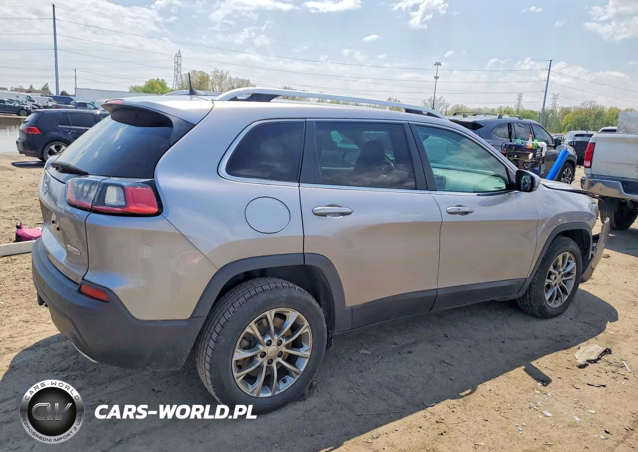 2019 Jeep Cherokee Latitude Plus VIN:1C4PJLLX1KD290928 - 3