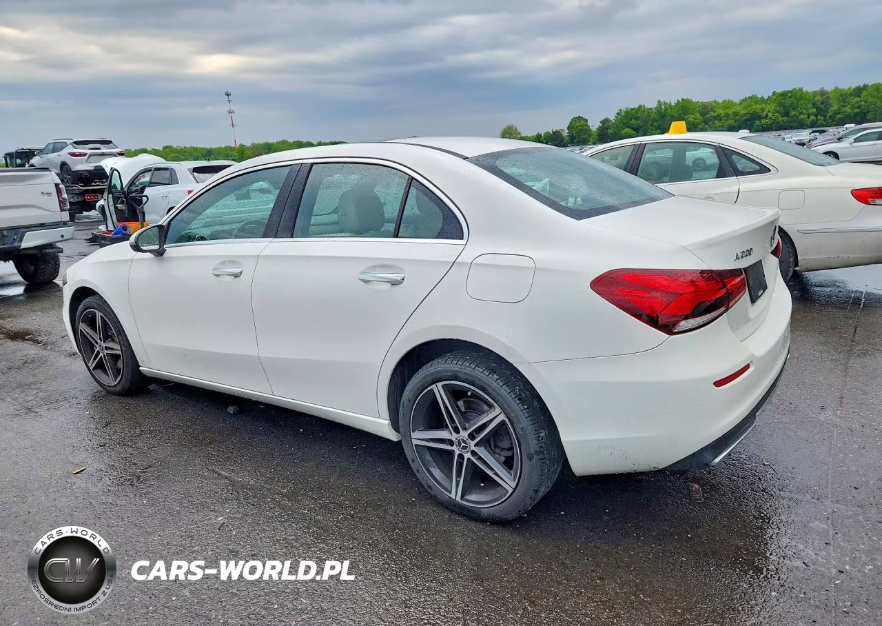 2019 Mercedes-Benz A 220 4Matic VIN:WDD3G4FB2KW031586 - 2