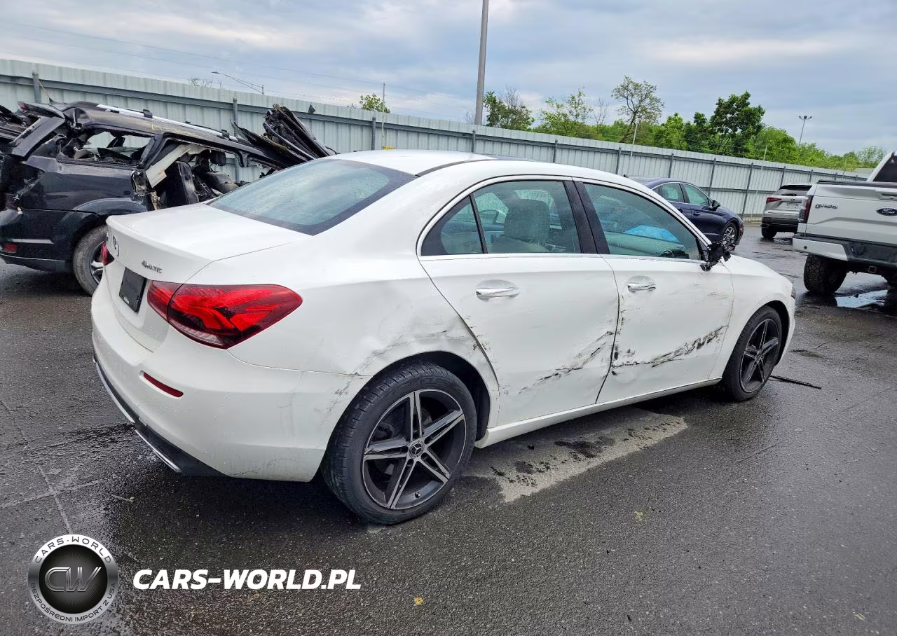 2019 Mercedes-Benz A 220 4Matic VIN:WDD3G4FB2KW031586 - 3