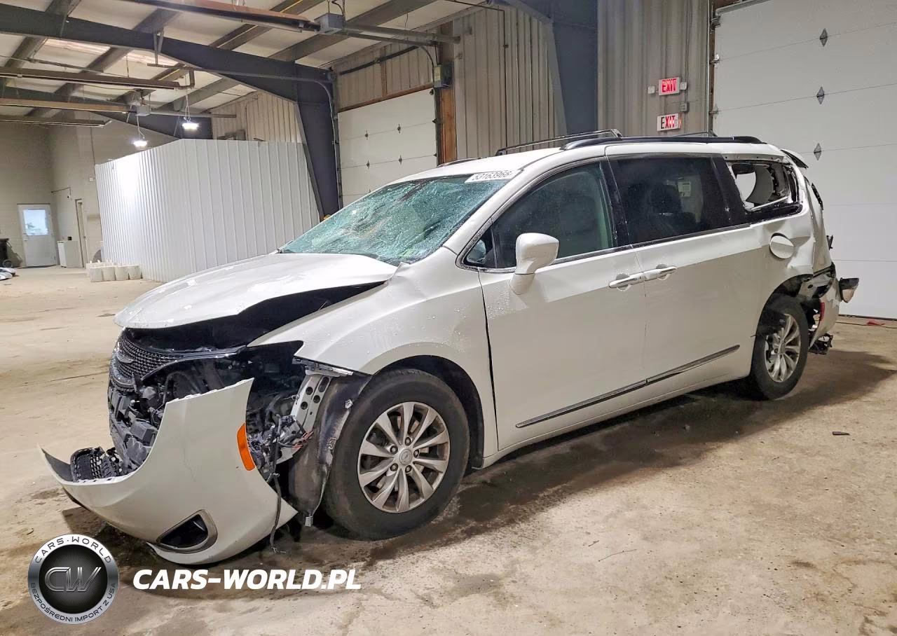 2017 Chrysler Pacifica Touring L – zdjęcie 1 z 14