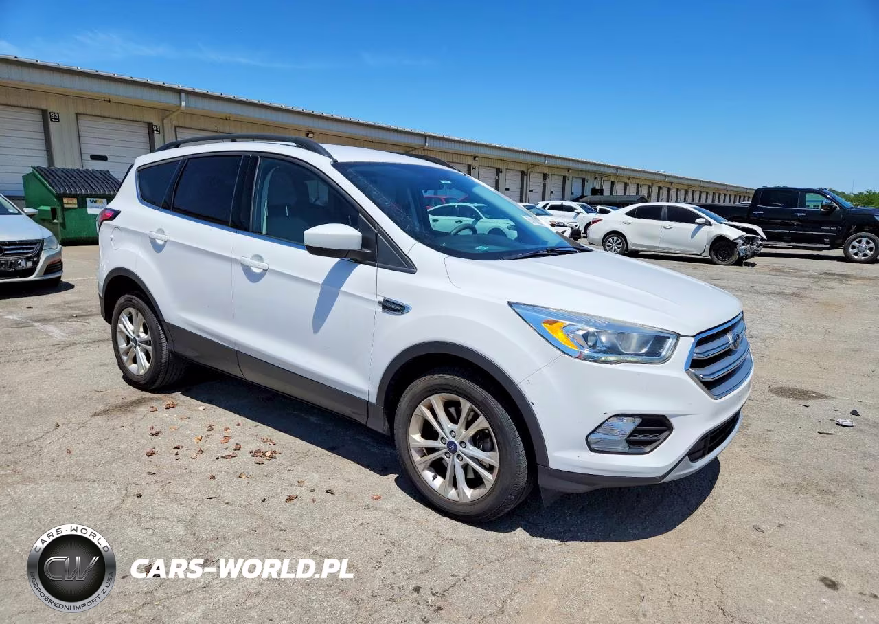 2017 Ford Escape Se VIN:1FMCU9GD8HUD78467 - 4
