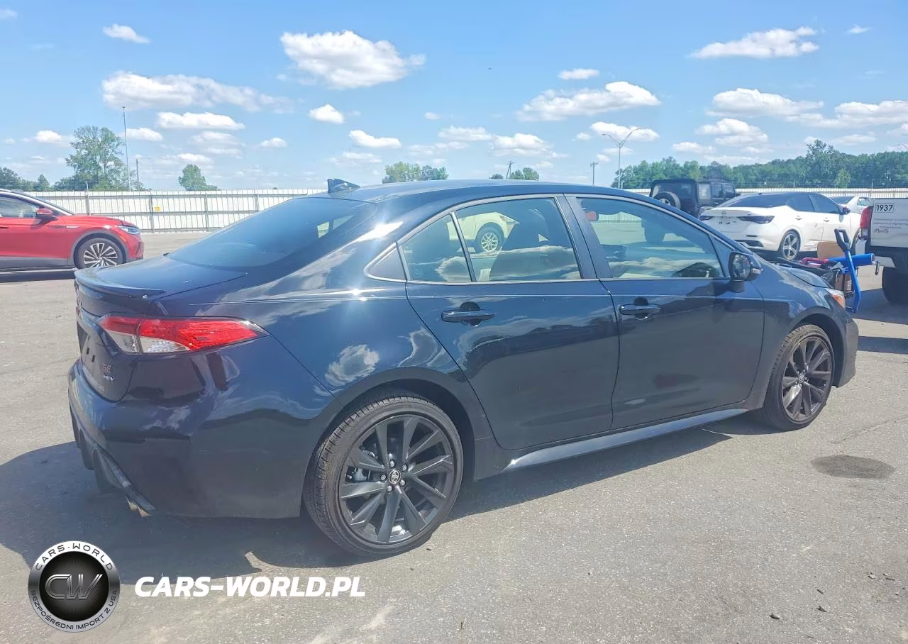 2026 Toyota Corolla Hybrid Se VIN:JTDBCMFE4T3129887 - 3
