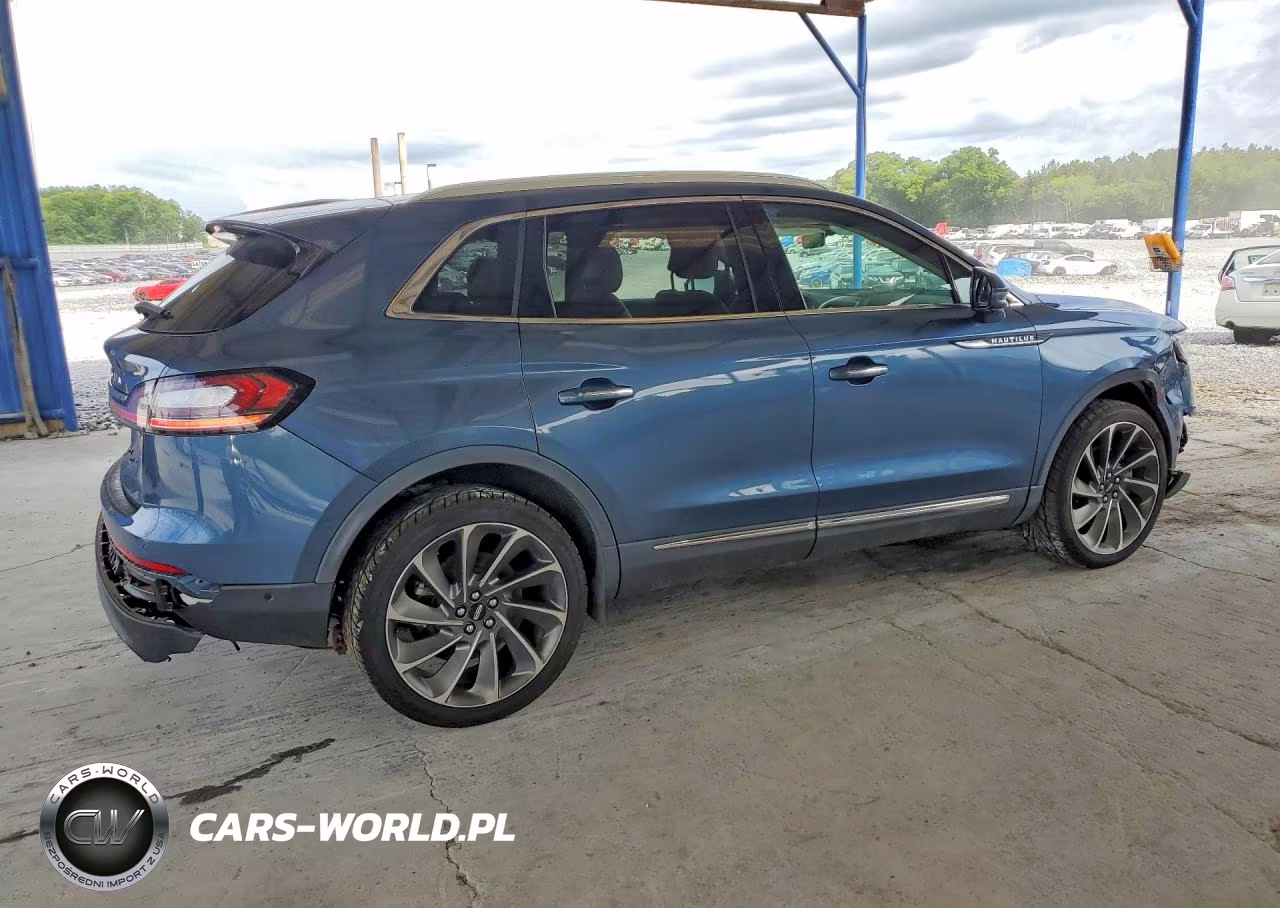 2019 Lincoln Nautilus Reserve VIN:2LMPJ8LP2KBL42554 - 3