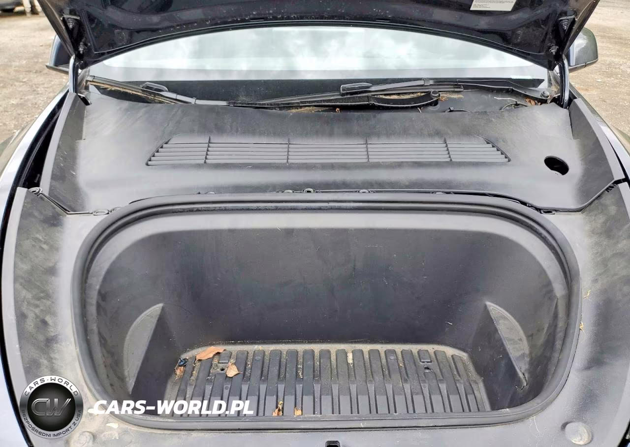 2024 Tesla Model Y VIN:7SAYGAEE4RF207551 - 11