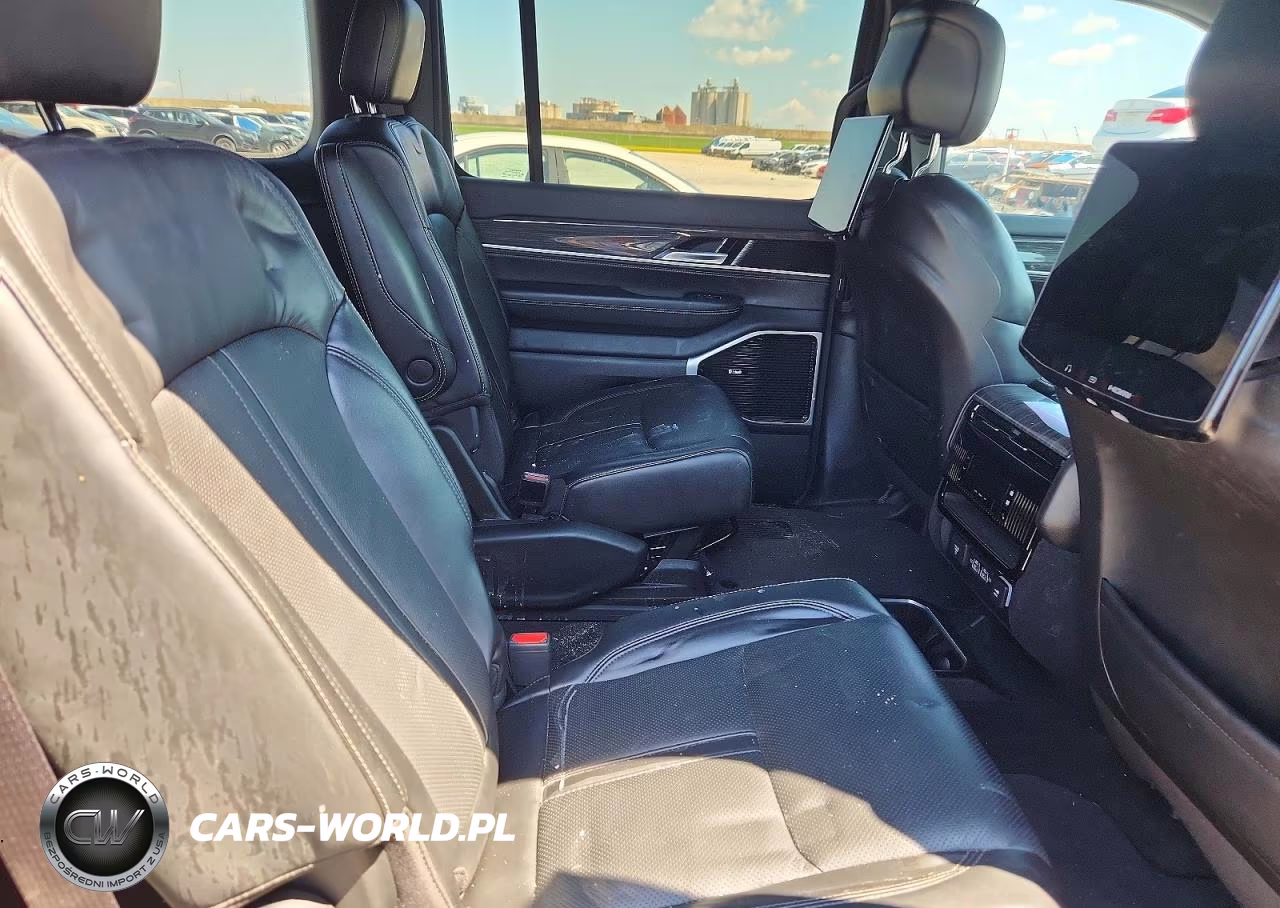 2022 Jeep Wagoneer Series Iii VIN:1C4SJVDT1NS102801 - 11