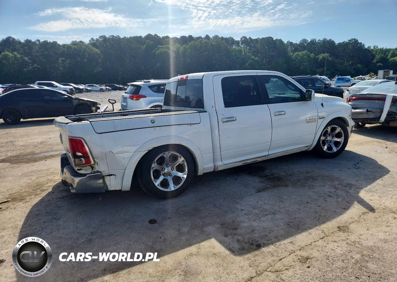 2017 Ram 1500 Laramie VIN:1C6RR7NT1HS568984 - 3