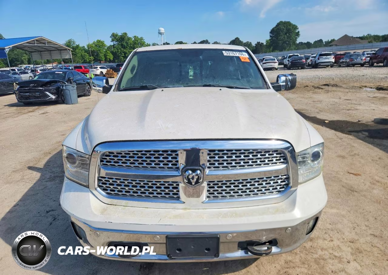 2017 Ram 1500 Laramie VIN:1C6RR7NT1HS568984 - 5