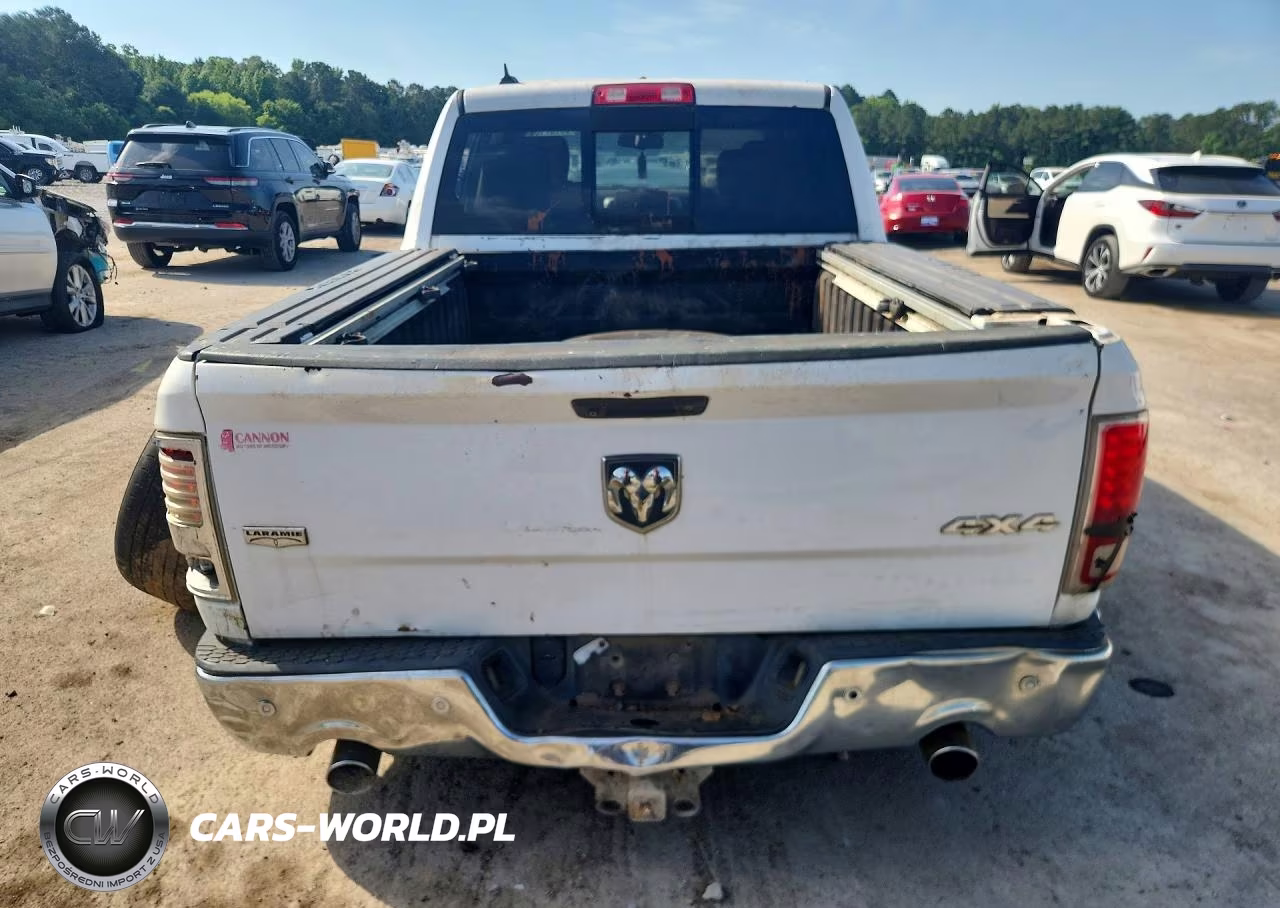 2017 Ram 1500 Laramie VIN:1C6RR7NT1HS568984 - 6