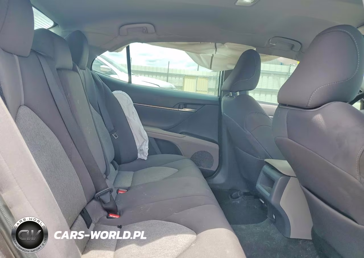 2024 Toyota Camry Le VIN:4T1C31AK0RU629236 - 10