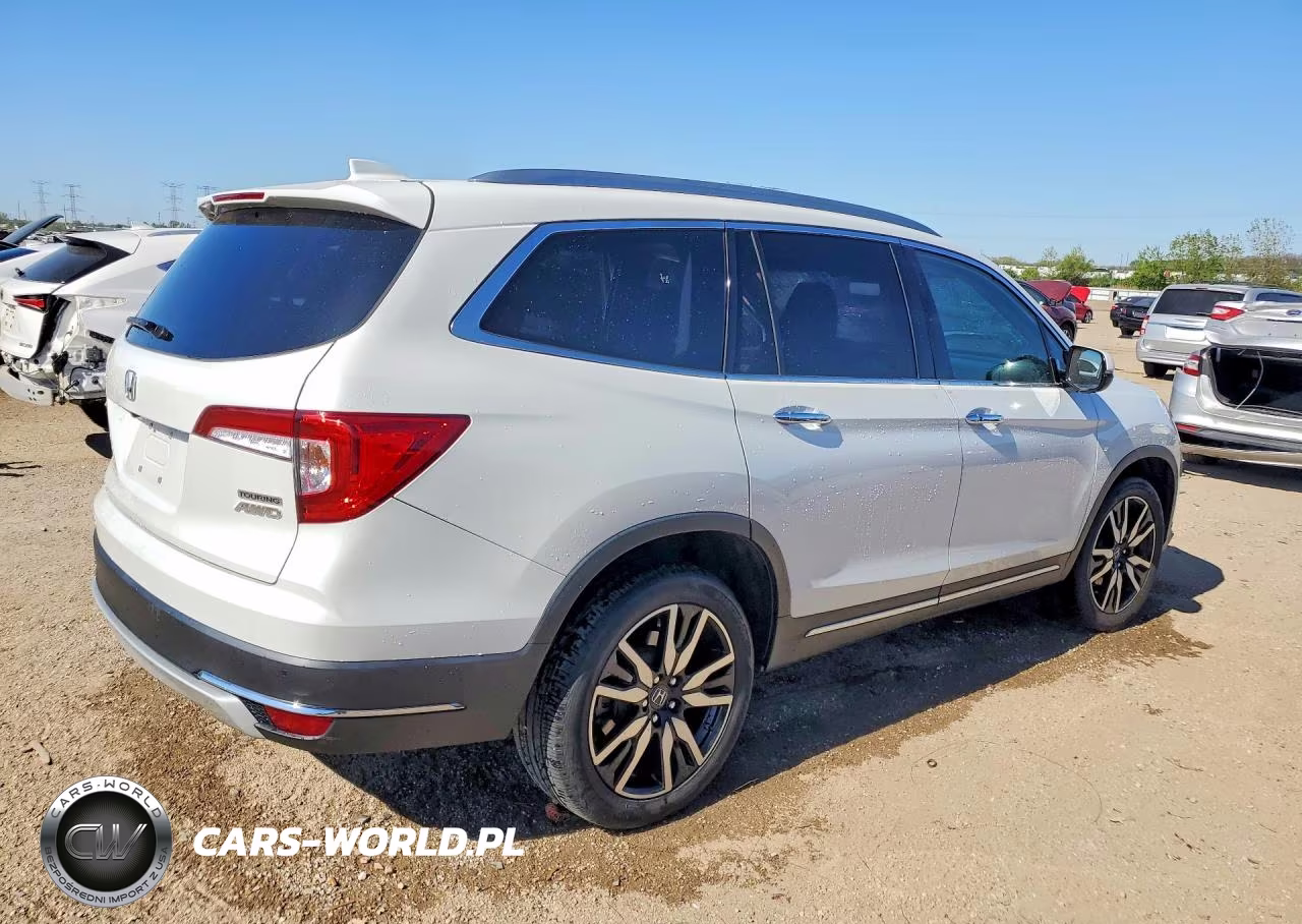 2021 Honda Pilot Touring VIN:5FNYF6H92MB002038 - 3