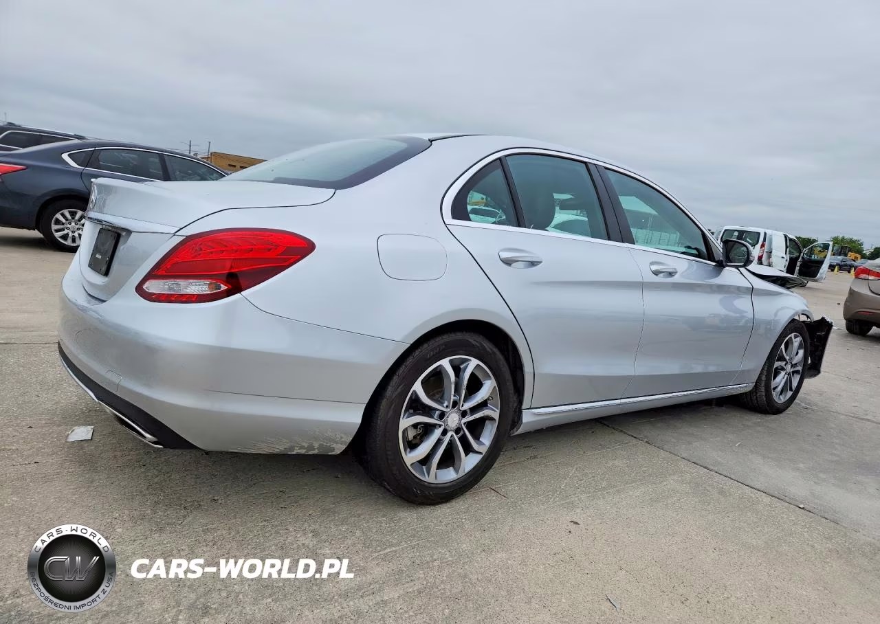 2016 Mercedes-Benz C 300 VIN:55SWF4JB3GU165423 - 3