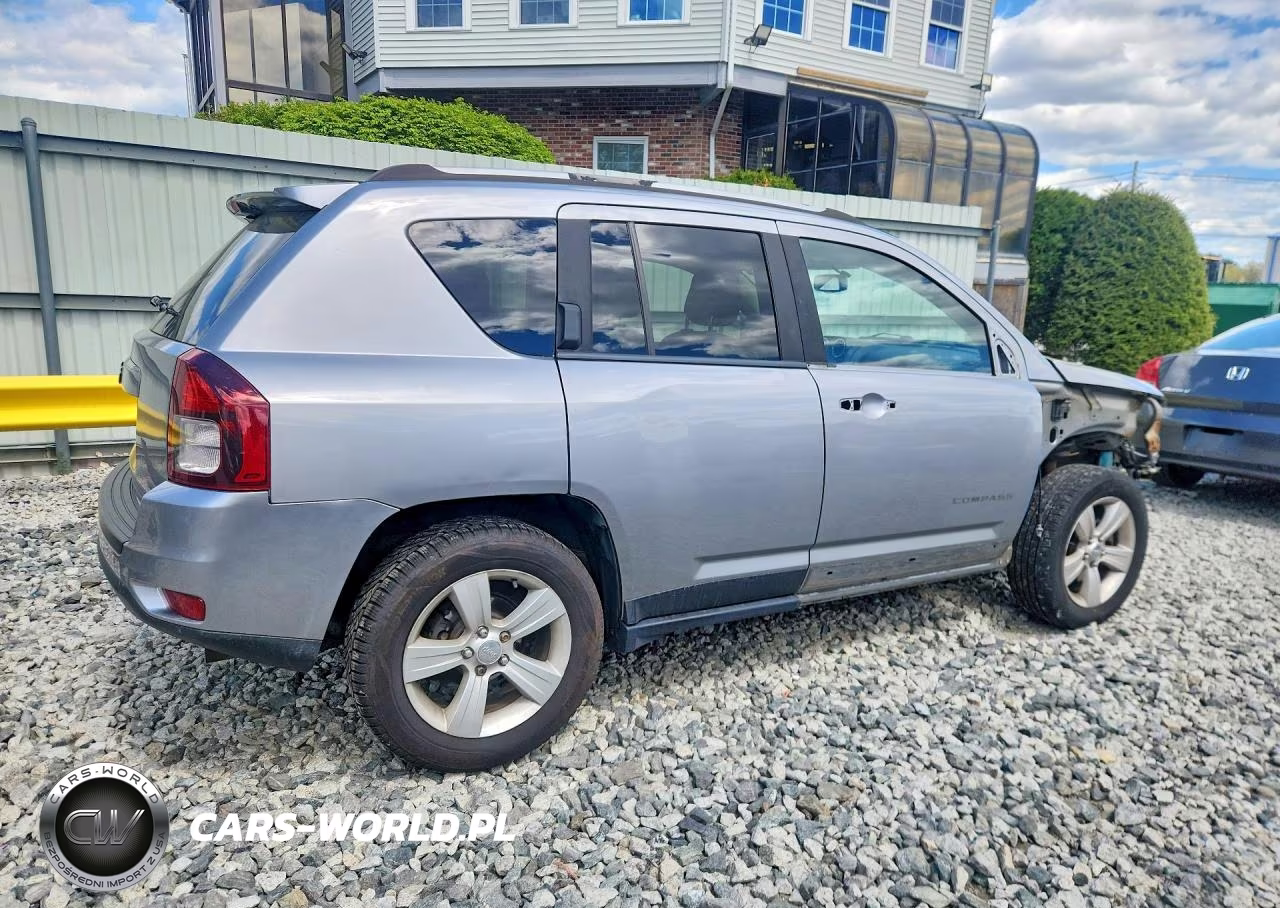 2016 Jeep Compass Sport VIN:1C4NJDBB2GD571694 - 3
