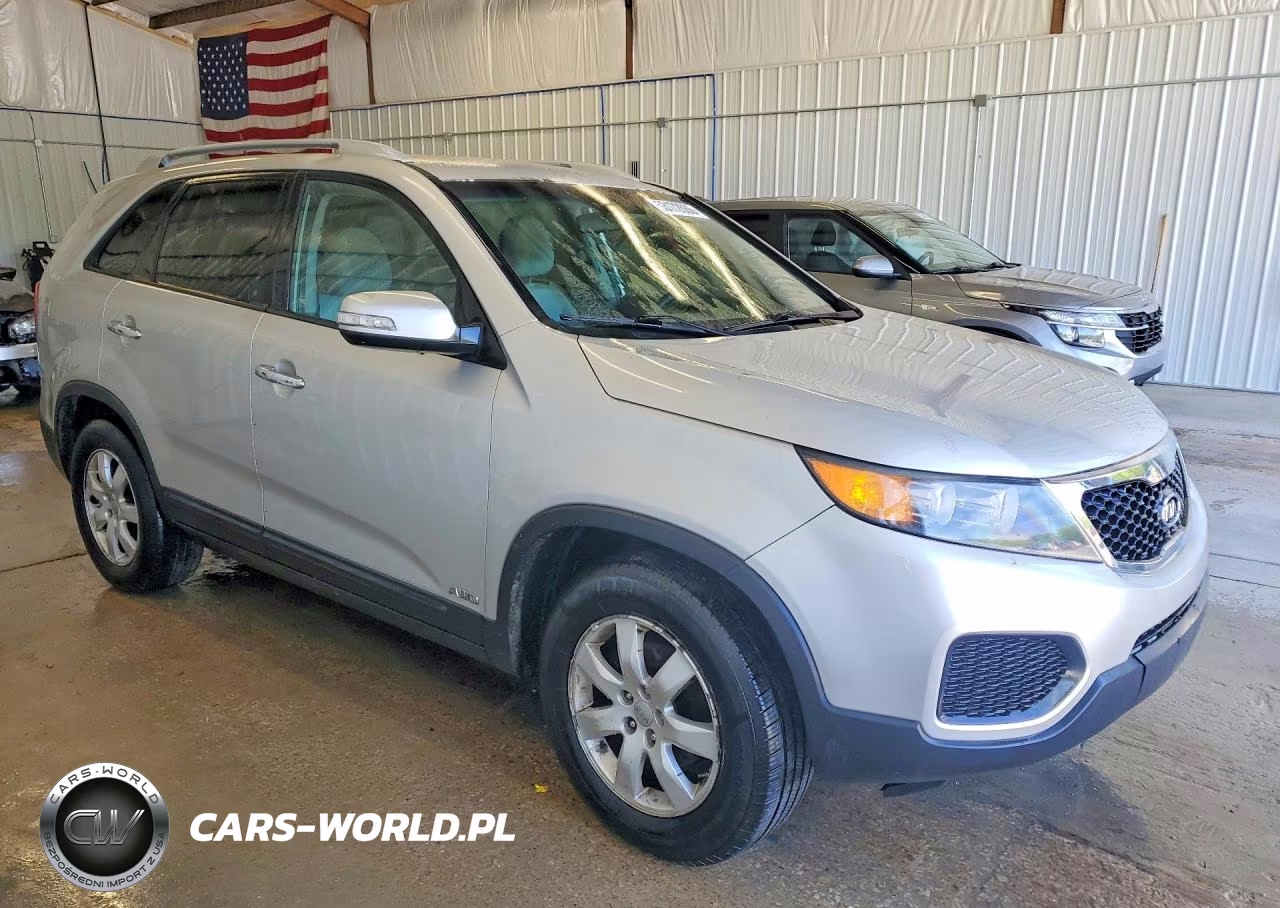2013 Kia Sorento Lx VIN:5XYKTDA24DG351792 - 4