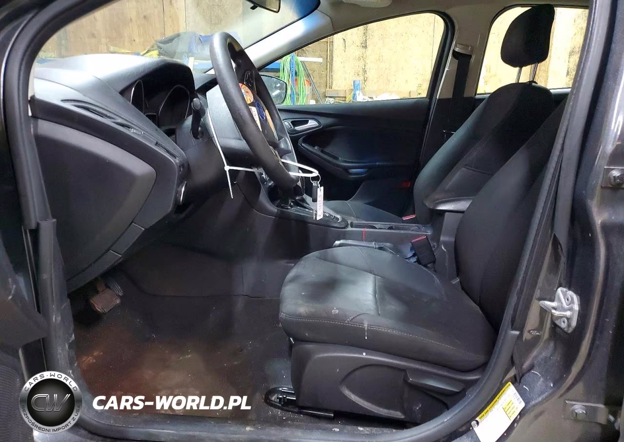 2018 Ford Focus Se VIN:1FADP3K20JL324343 - 7