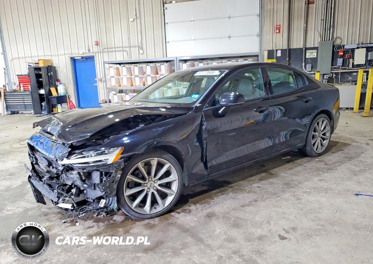 2020 Volvo S60 T6 Momentum