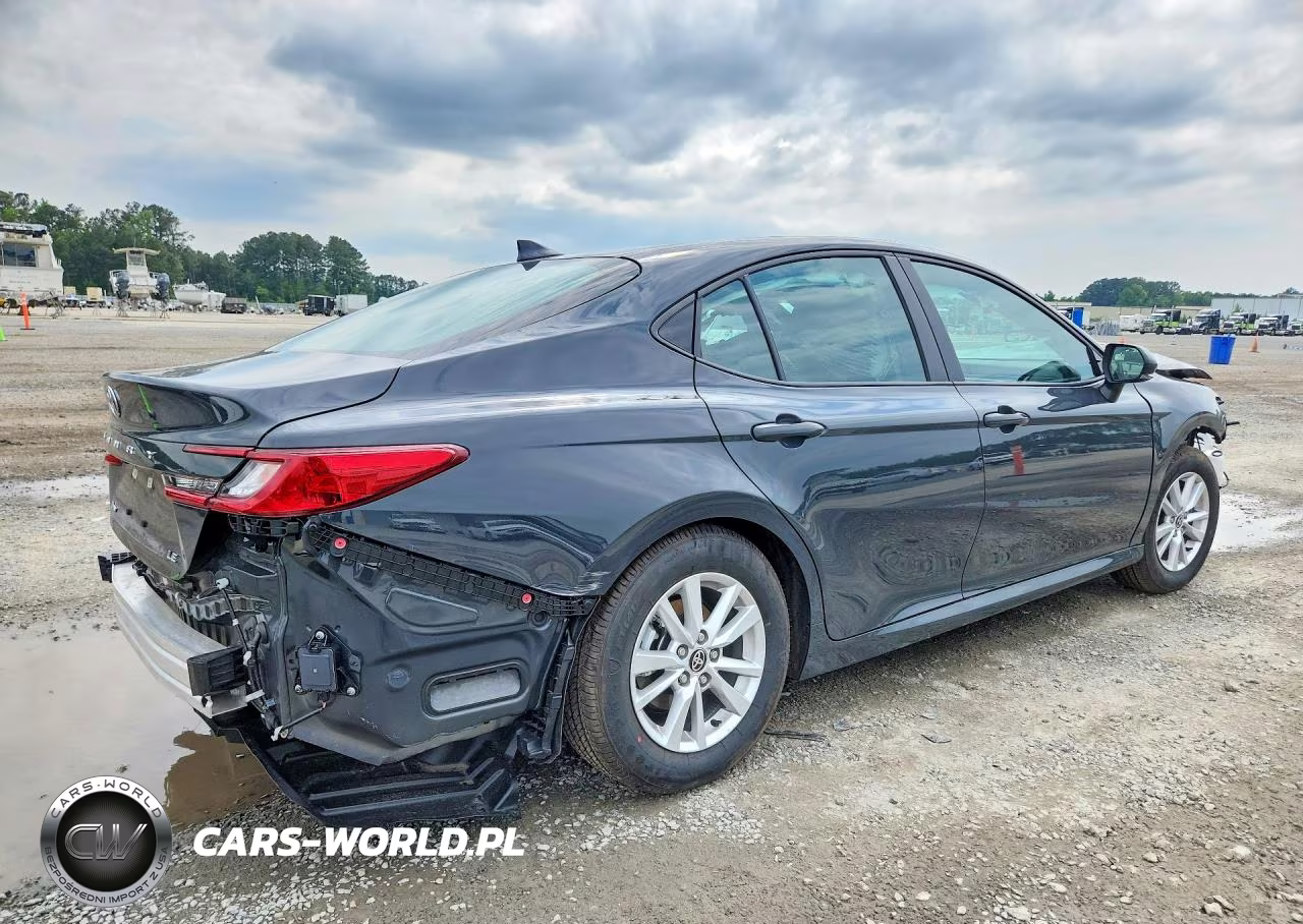 2026 Toyota Camry Le VIN:4T1DAACKXTU703986 - 3