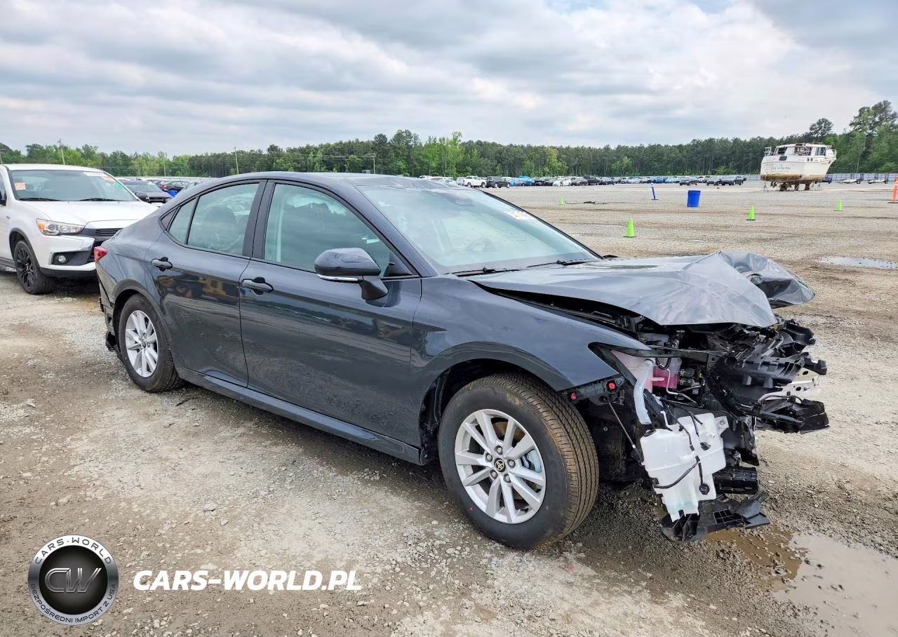 2026 Toyota Camry Le VIN:4T1DAACKXTU703986 - 4