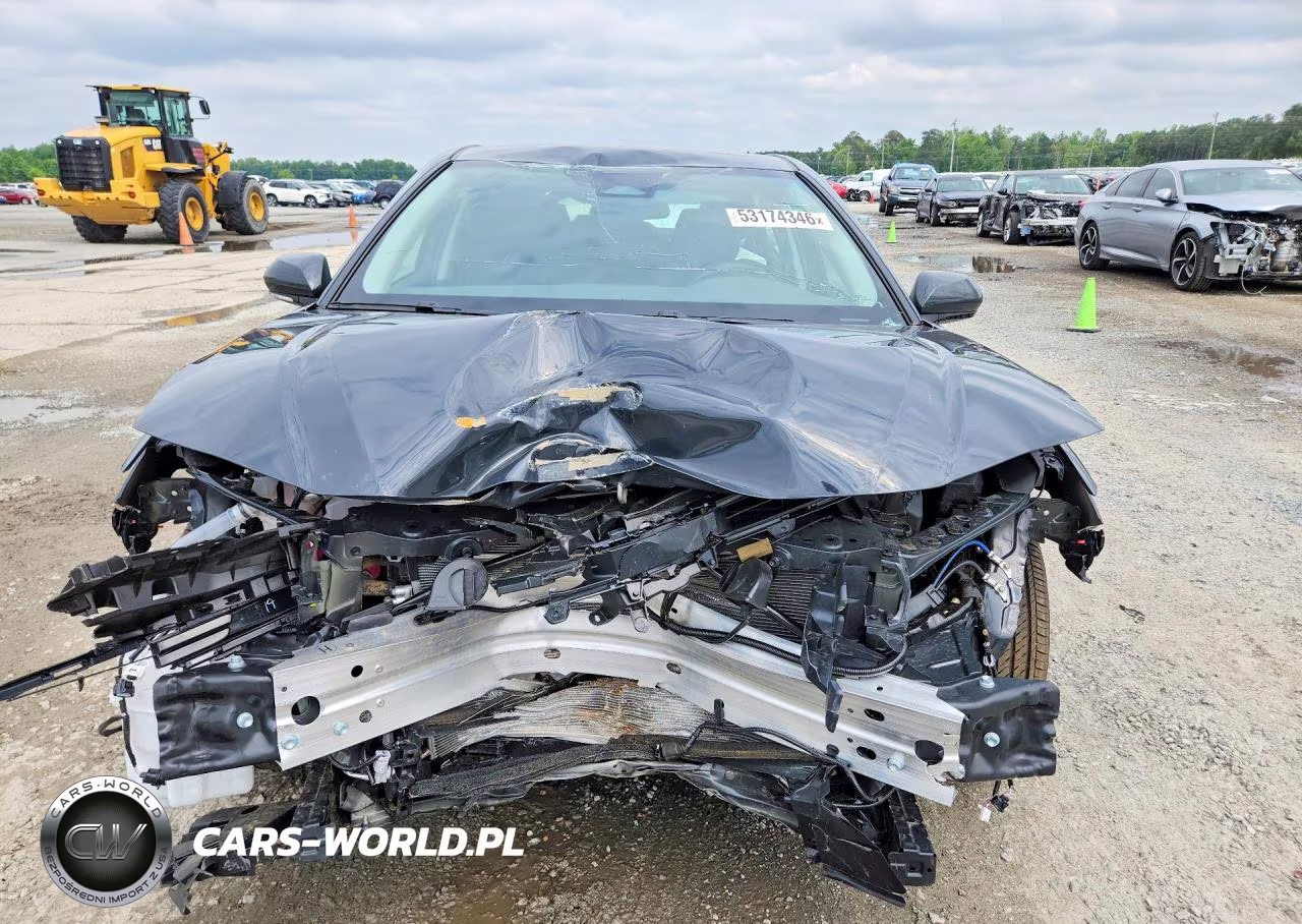 2026 Toyota Camry Le VIN:4T1DAACKXTU703986 - 5