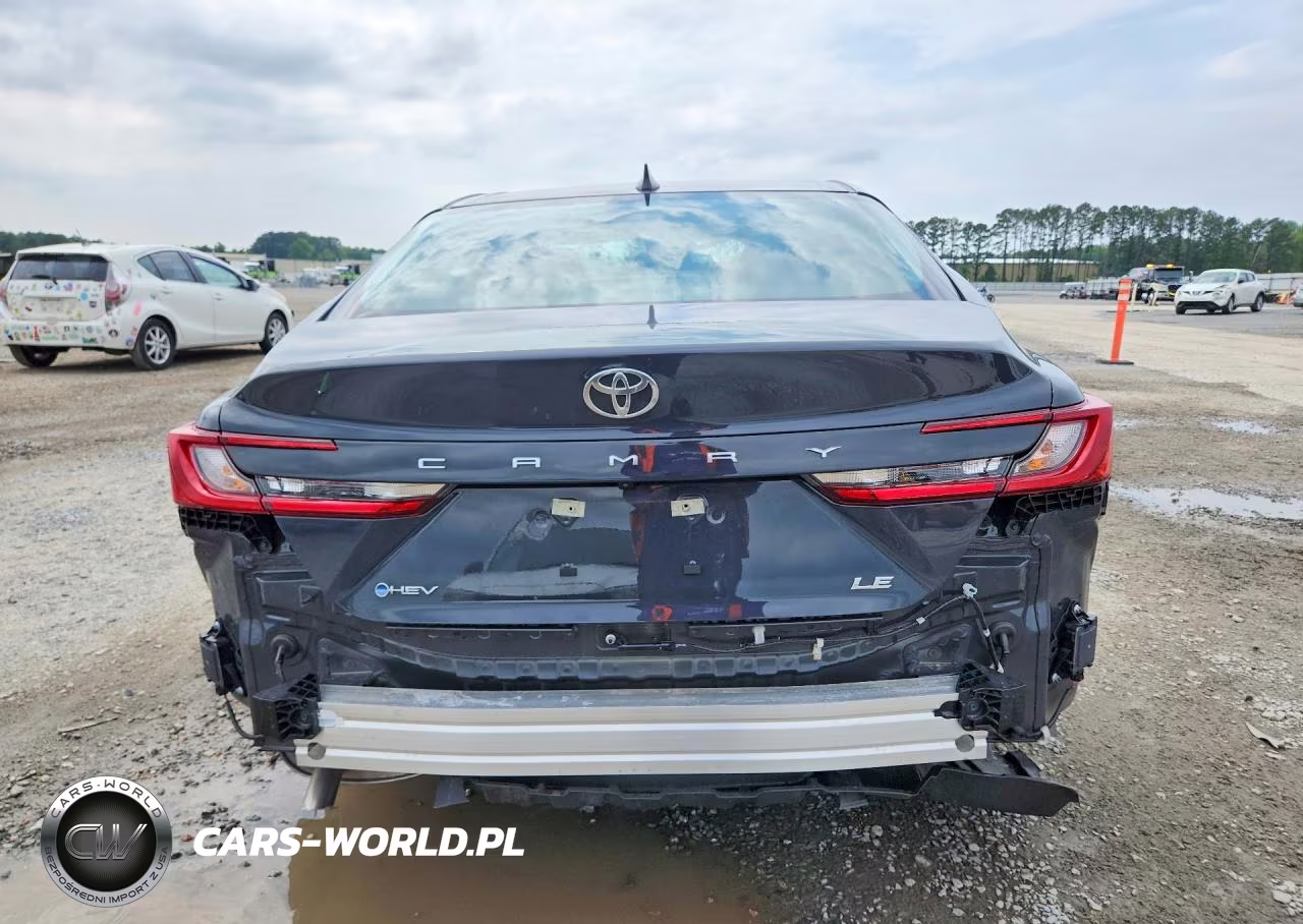 2026 Toyota Camry Le VIN:4T1DAACKXTU703986 - 6