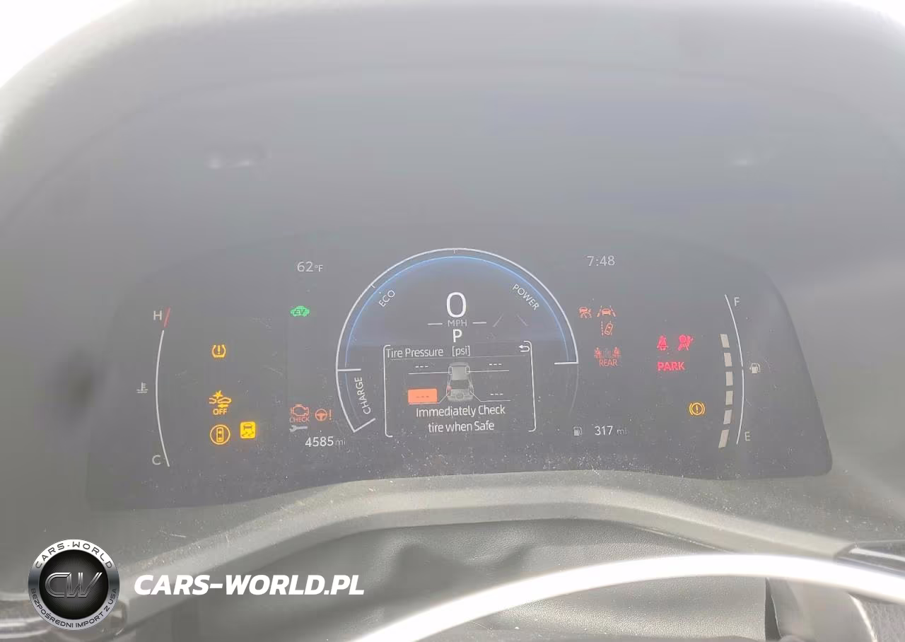 2026 Toyota Camry Le VIN:4T1DAACKXTU703986 - 9