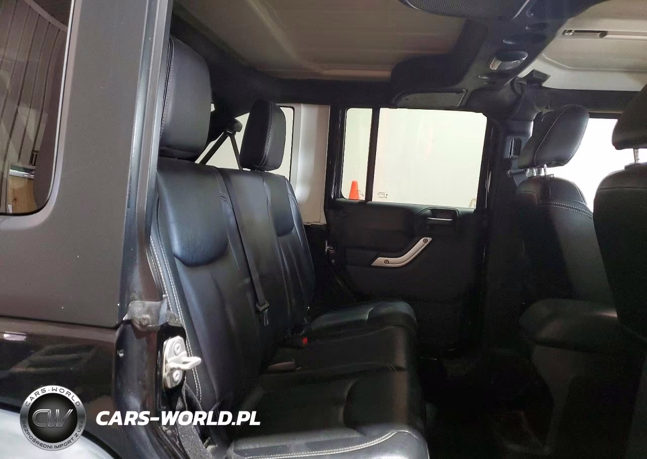 2015 Jeep Wrangler Unlimited Rubicon VIN:1C4BJWFG0FL725571 - 10