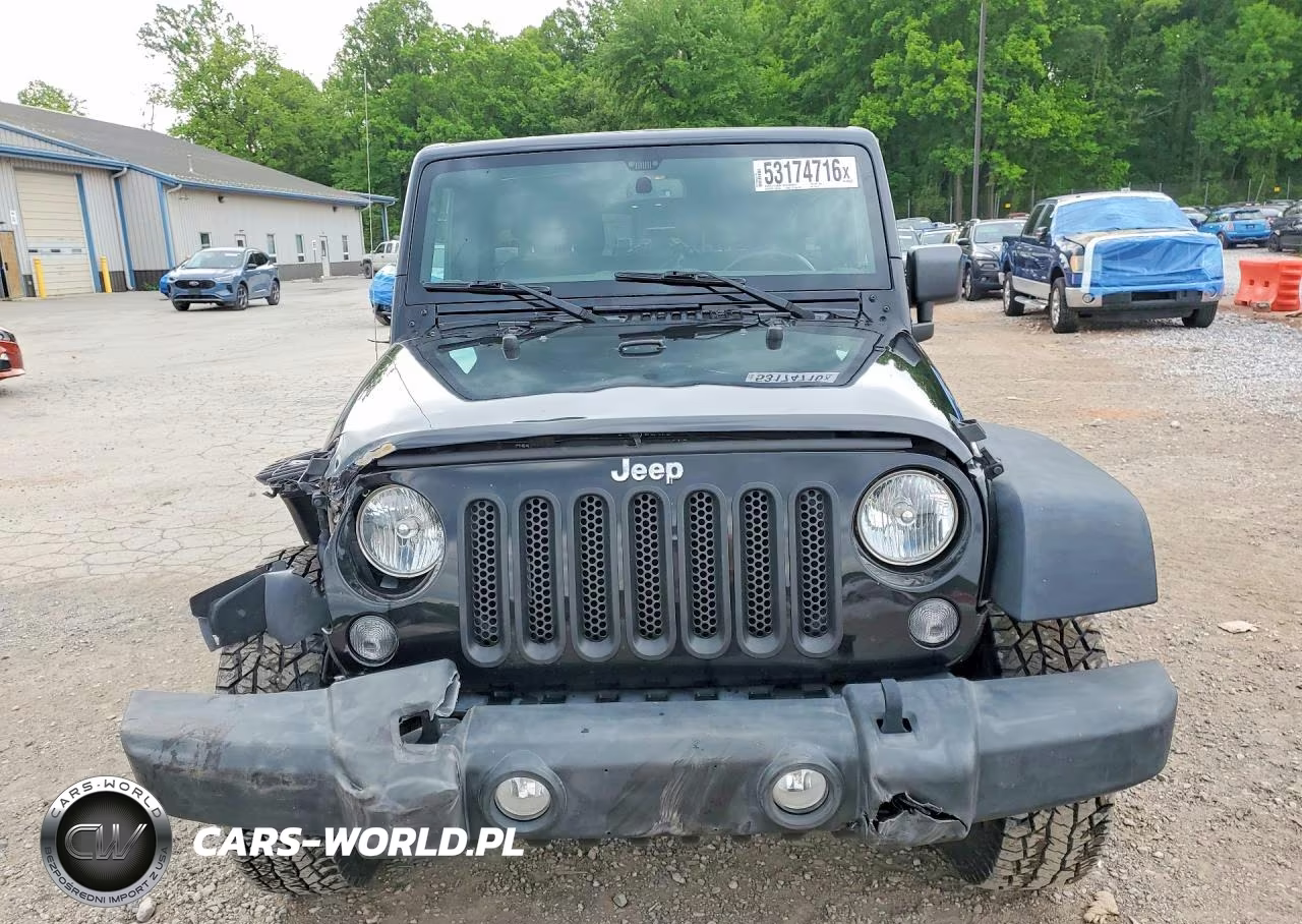2015 Jeep Wrangler Unlimited Rubicon VIN:1C4BJWFG0FL725571 - 5