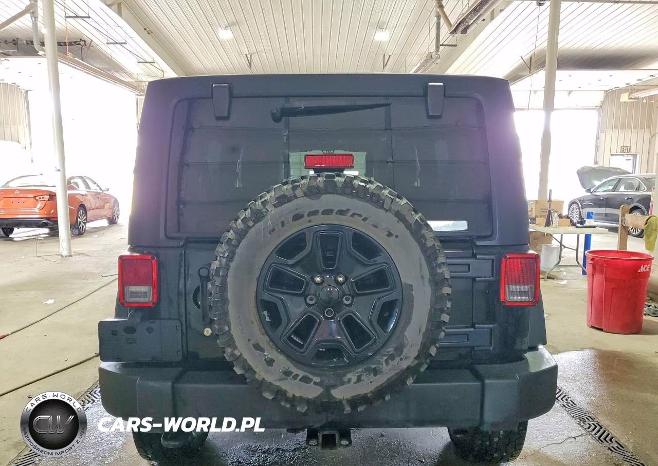 2015 Jeep Wrangler Unlimited Rubicon VIN:1C4BJWFG0FL725571 - 6