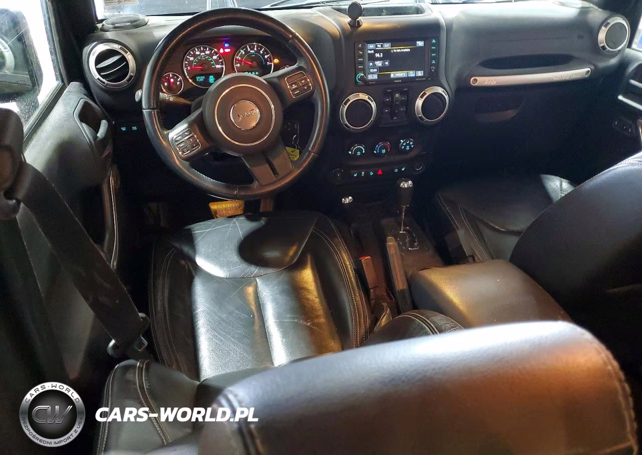 2015 Jeep Wrangler Unlimited Rubicon VIN:1C4BJWFG0FL725571 - 8