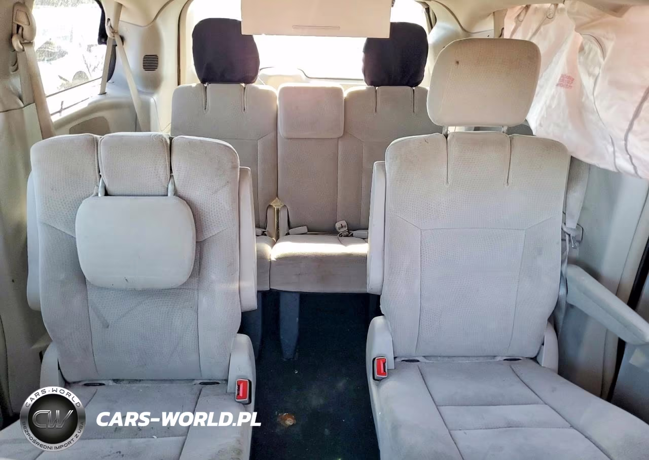 2014 Chrysler Town & Country Touring VIN:2C4RC1BG5ER408618 - 10