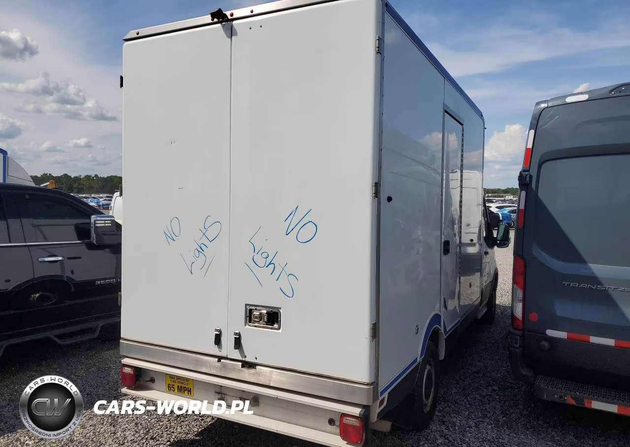 2020 Ford Transit Delivery Truck VIN:1FDBW5Z89LKA83400 - 3