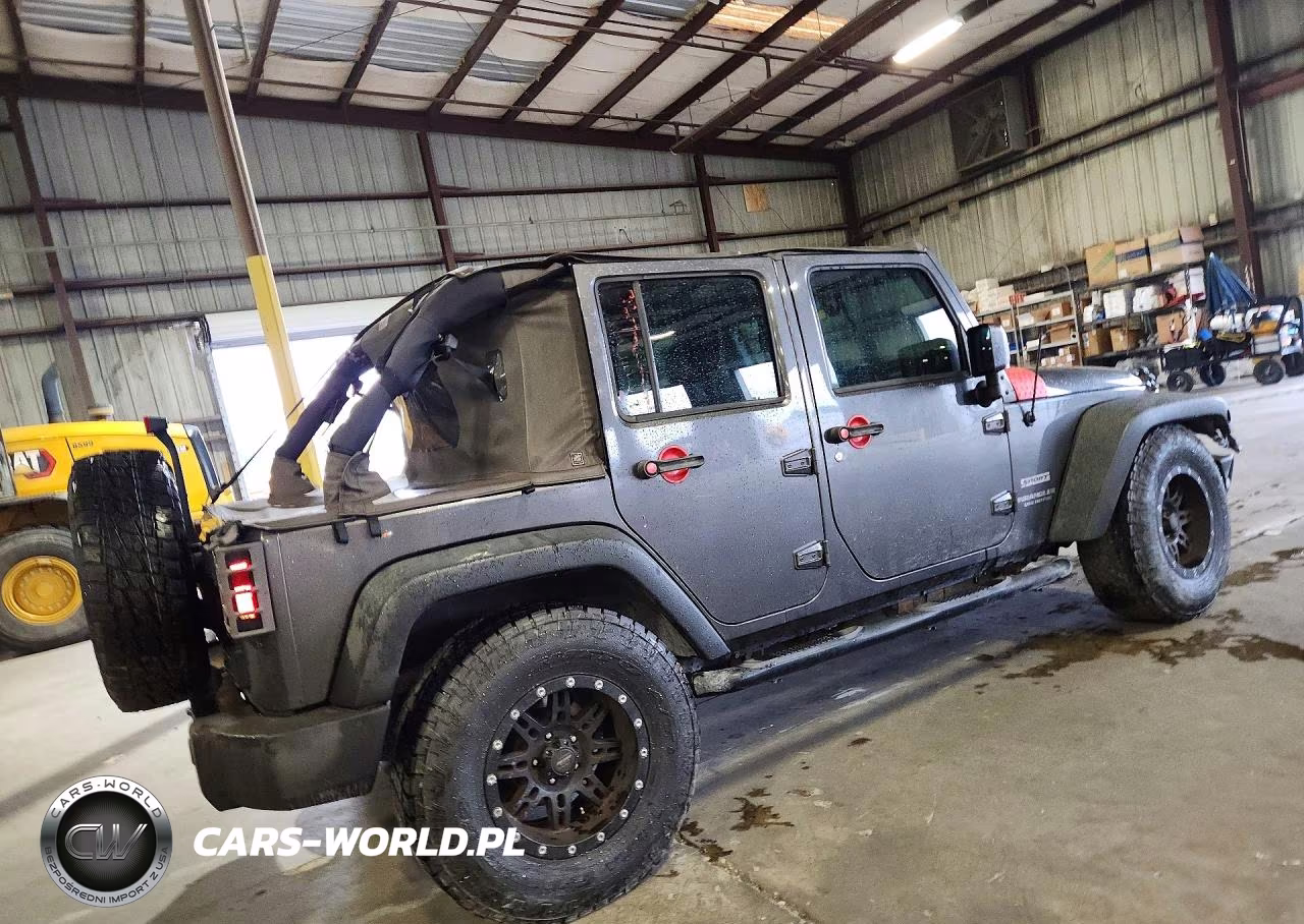 2017 Jeep Wrangler Unlimited Sport VIN:1C4BJWDG4HL587619 - 3