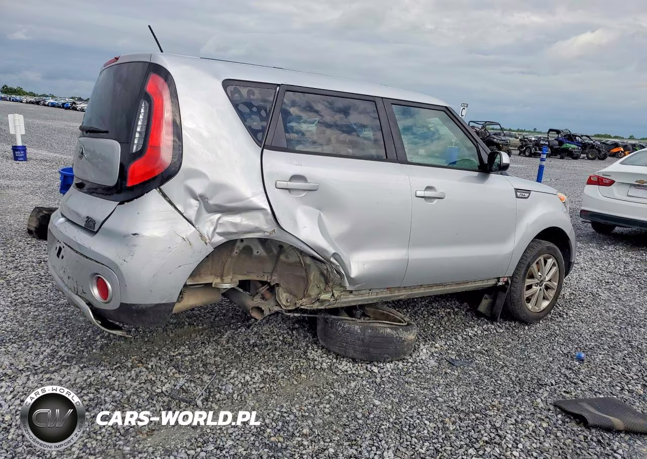 2017 Kia Soul + VIN:KNDJP3A53H7448053 - 3