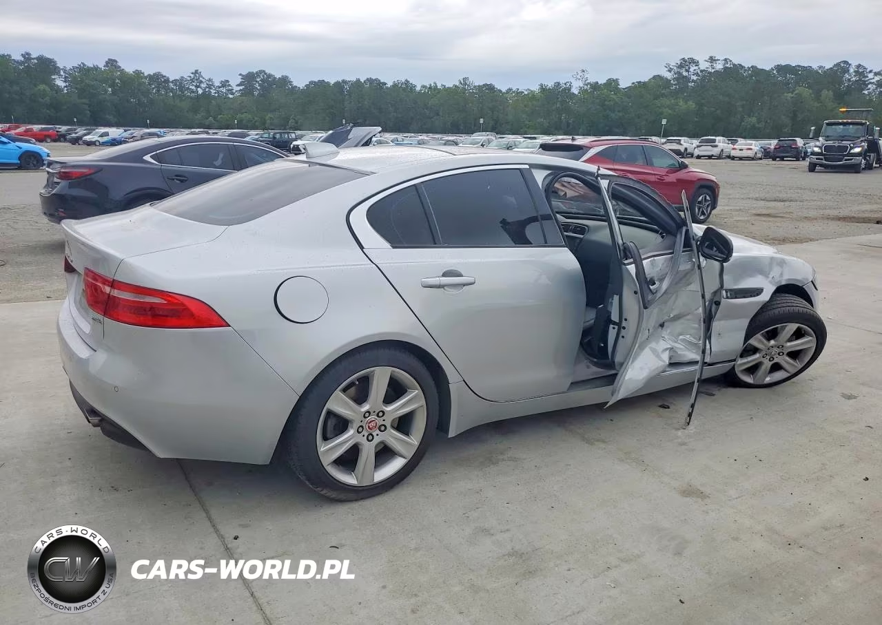 2017 Jaguar Xe Premium VIN:SAJAD4BG9HA969474 - 3
