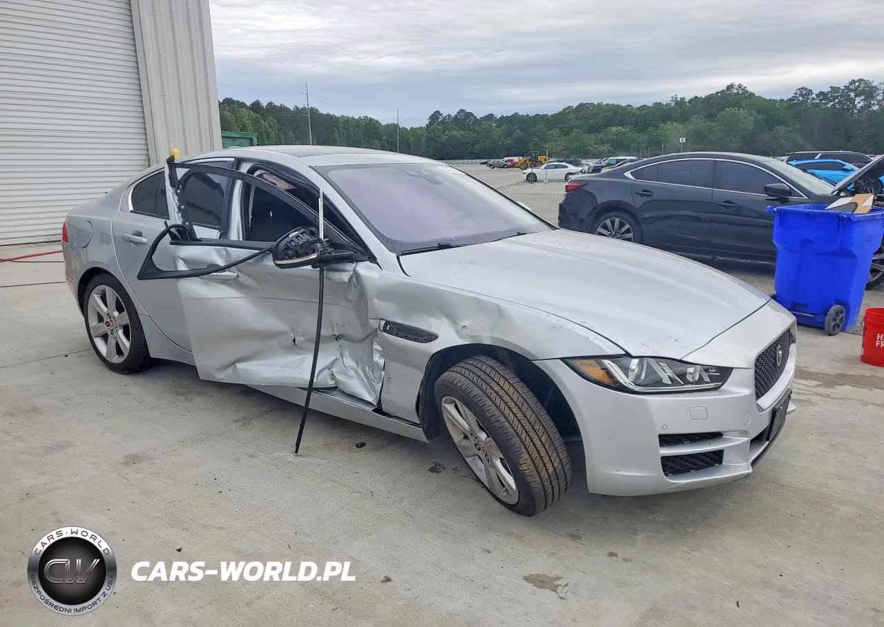 2017 Jaguar Xe Premium VIN:SAJAD4BG9HA969474 - 4